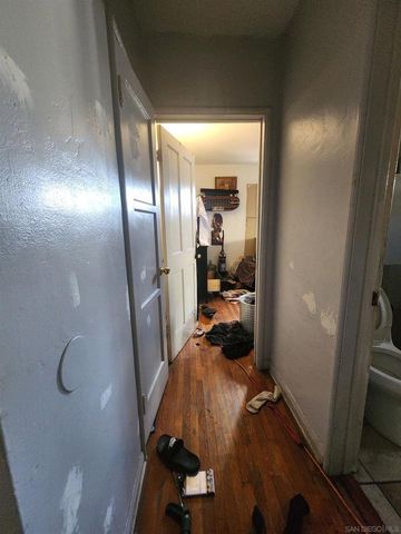 515 Iona Dr, San Diego, CA 92114