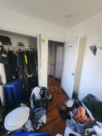 515 Iona Dr, San Diego, CA 92114