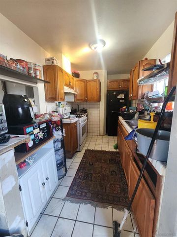 515 Iona Dr, San Diego, CA 92114