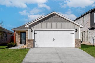 12725 Carrara Lane, Yukon, OK 73099