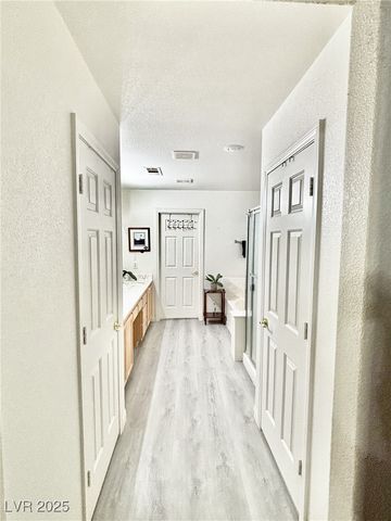 8342 Gilded Crown Court, Las Vegas, NV 89117