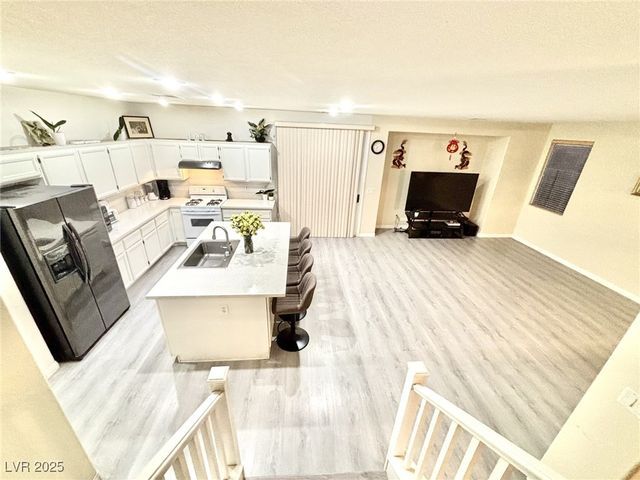 8342 Gilded Crown Court, Las Vegas, NV 89117