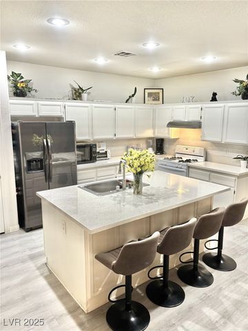 8342 Gilded Crown Court, Las Vegas, NV 89117