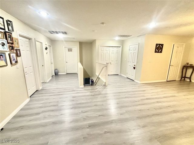 8342 Gilded Crown Court, Las Vegas, NV 89117