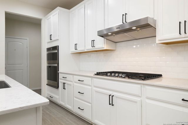 353 Aberdeen, Boerne, TX 78015