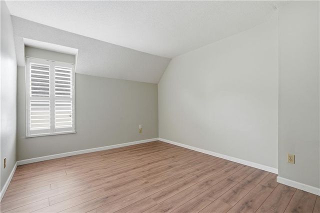 7709 W 102nd Street, Overland Park, KS 66212