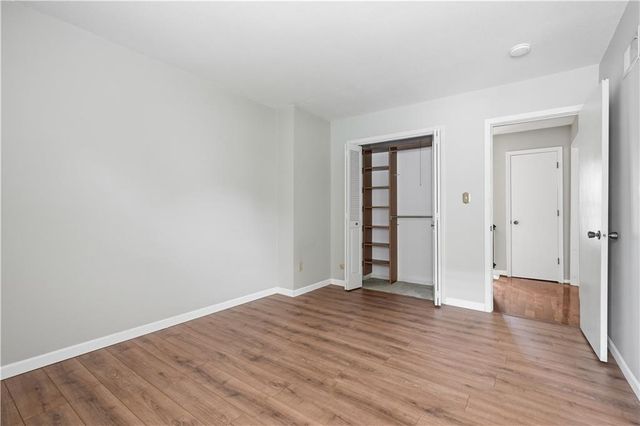 7709 W 102nd Street, Overland Park, KS 66212
