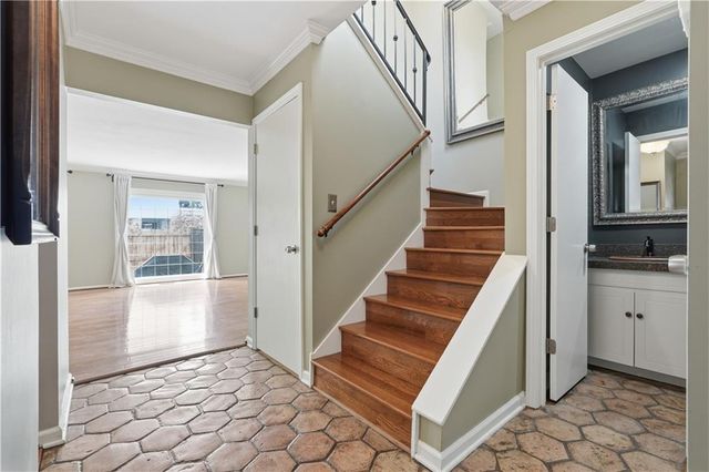 7709 W 102nd Street, Overland Park, KS 66212