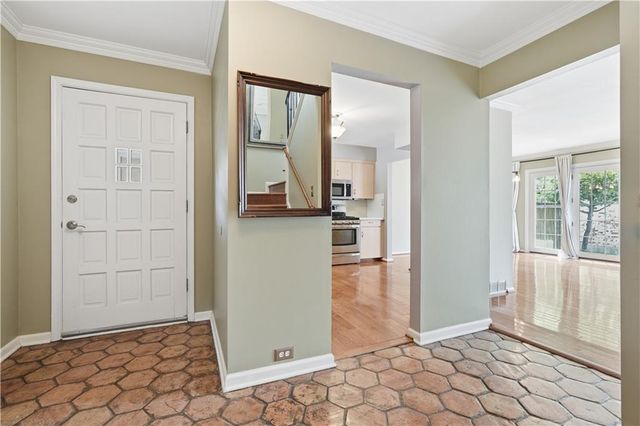 7709 W 102nd Street, Overland Park, KS 66212