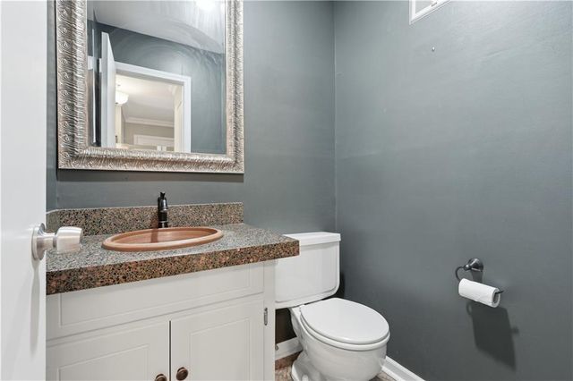 7709 W 102nd Street, Overland Park, KS 66212