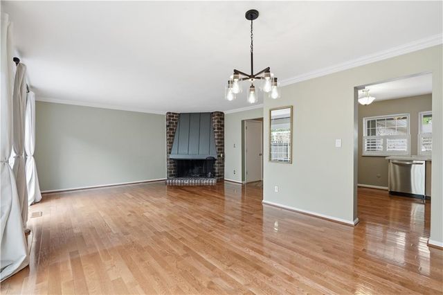 7709 W 102nd Street, Overland Park, KS 66212
