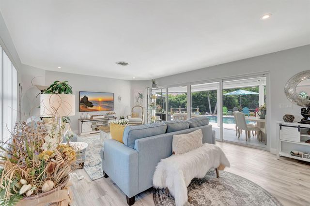 302 Venice Drive, Boynton Beach, FL 33426