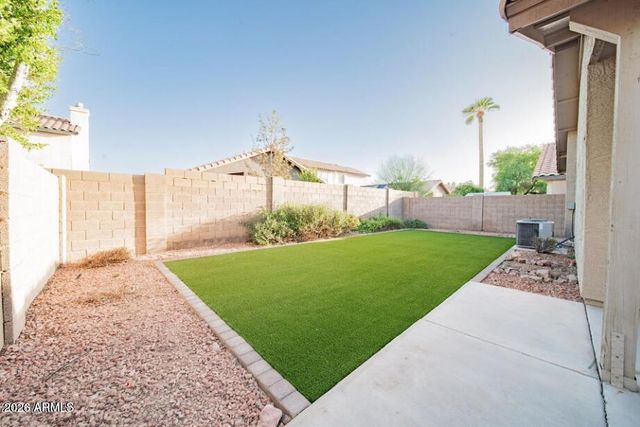 8909 W DAVIS Road, Peoria, AZ 85382