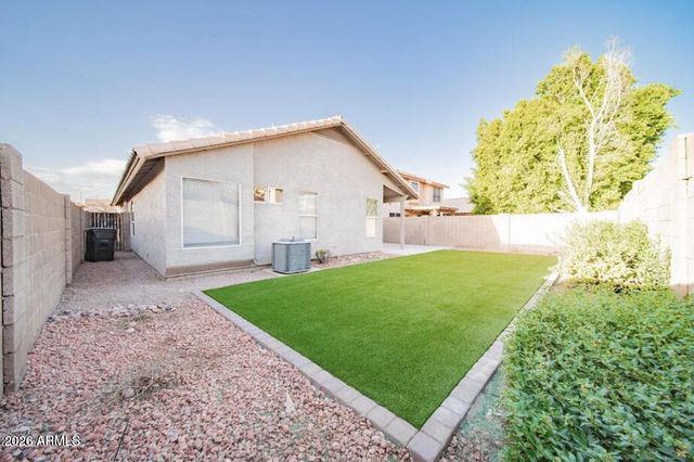 8909 W DAVIS Road, Peoria, AZ 85382