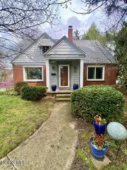 3008 Pemberton Drive, Toledo, OH 43606