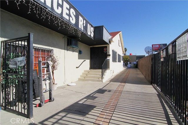 1108 N Kenmore Avenue, Los Angeles, CA 90029