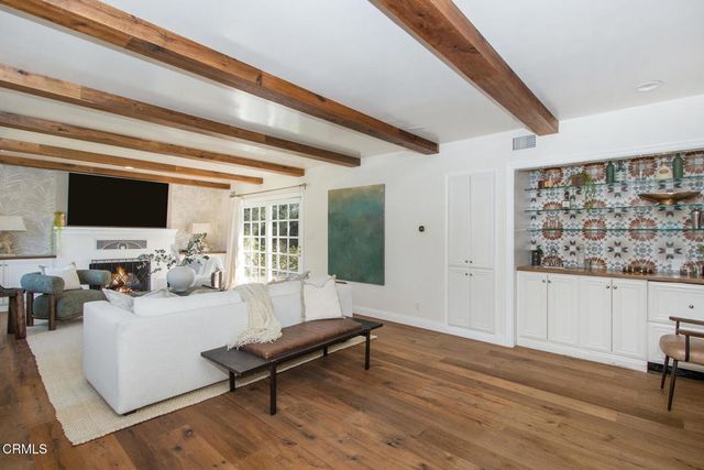 3390 Lombardy Road, Pasadena, CA 91107