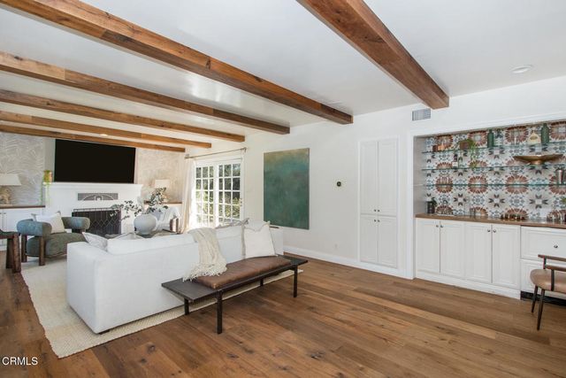 3390 Lombardy Road, Pasadena, CA 91107