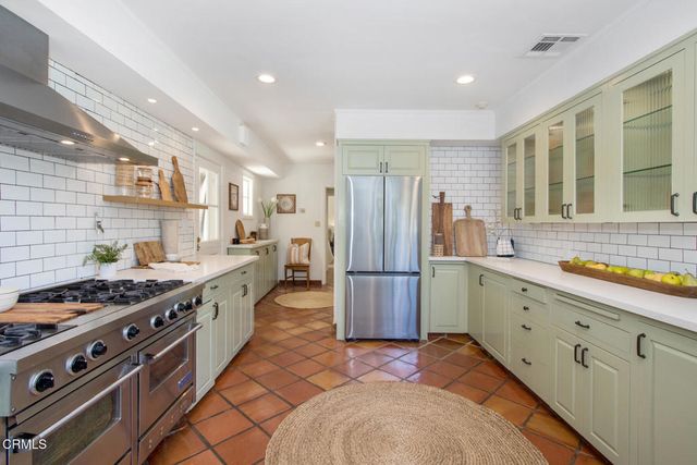 3390 Lombardy Road, Pasadena, CA 91107