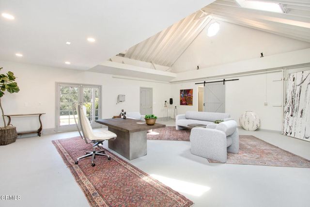 3390 Lombardy Road, Pasadena, CA 91107