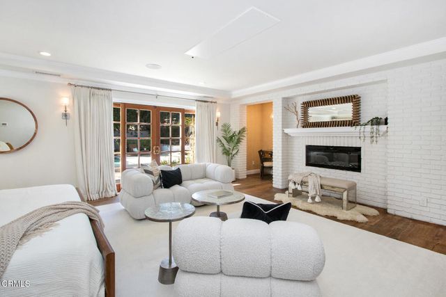 3390 Lombardy Road, Pasadena, CA 91107
