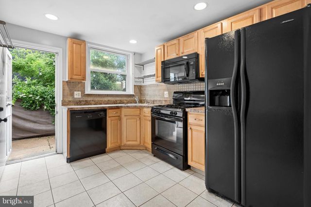 2529 E ALBERT ST, Philadelphia, PA 19125