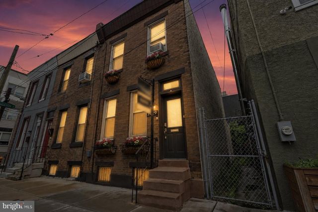 2529 E ALBERT ST, Philadelphia, PA 19125