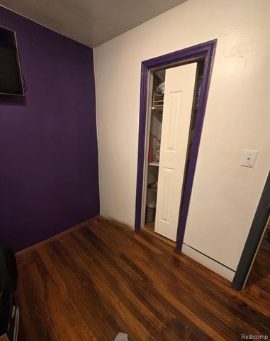 8611 Auburn Street, Detroit, MI 48228