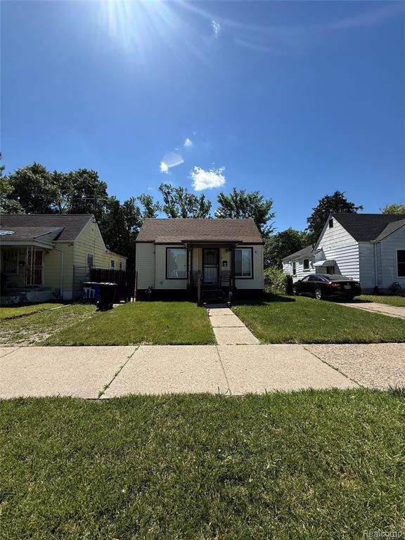 8611 Auburn Street, Detroit, MI 48228