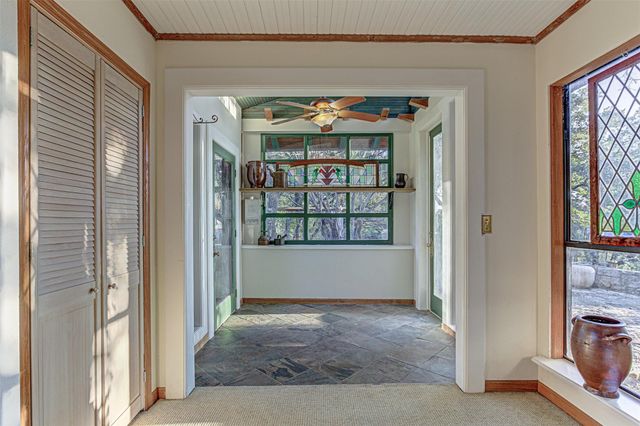 1209 Overlook CIR, Spicewood, TX 78669