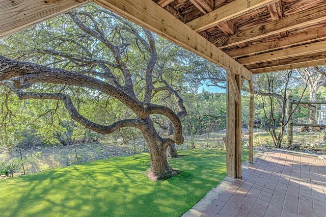 1209 Overlook CIR, Spicewood, TX 78669