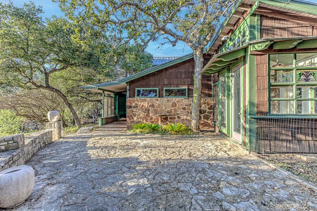 1209 Overlook CIR, Spicewood, TX 78669