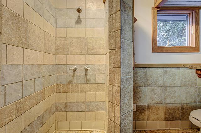 1209 Overlook CIR, Spicewood, TX 78669