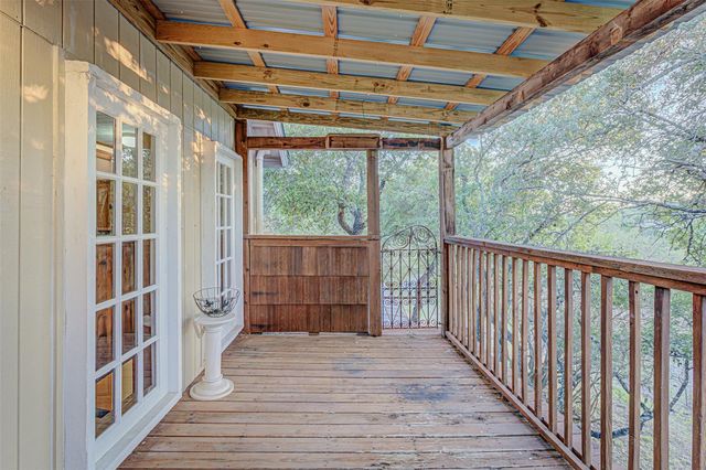 1209 Overlook CIR, Spicewood, TX 78669