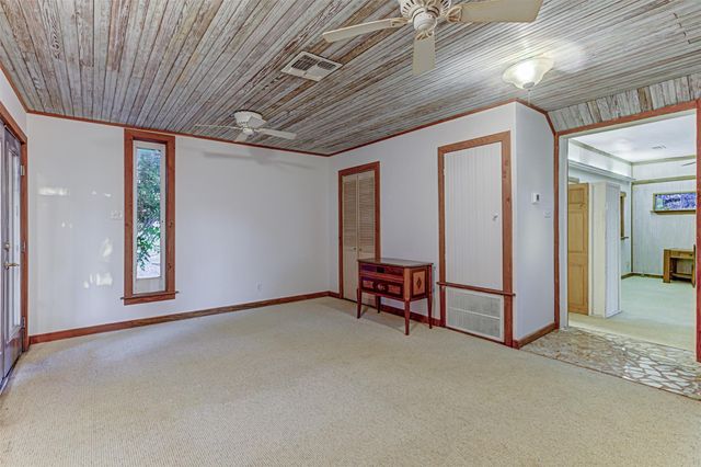 1209 Overlook CIR, Spicewood, TX 78669