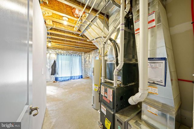 1816 HONEYSUCKLE CT, Downingtown, PA 19335