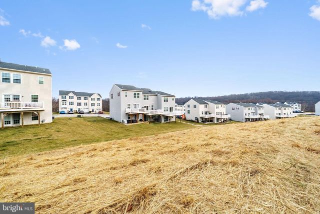 1816 HONEYSUCKLE CT, Downingtown, PA 19335