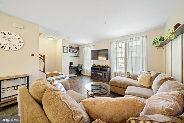 1816 HONEYSUCKLE CT, Downingtown, PA 19335