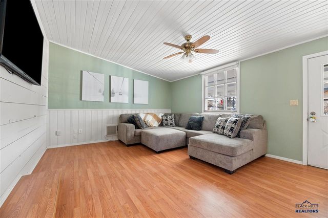 735 8th Street, Spearfish, SD 57783