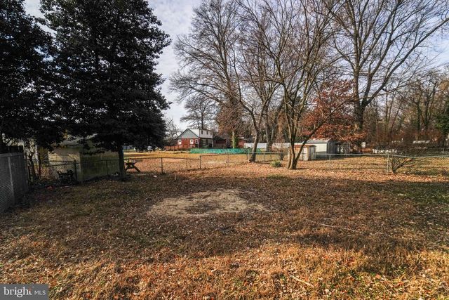 820 MARKET ST, Mount Ephraim, NJ 08059