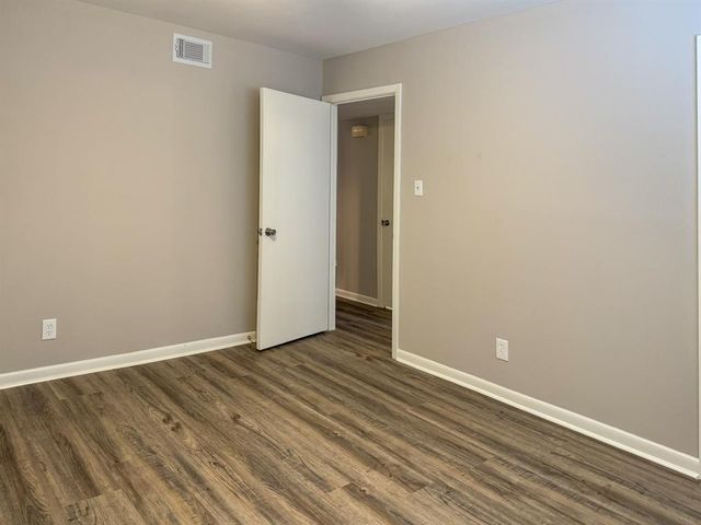 2101 6th Avenue N 8, Texas City, TX 77590