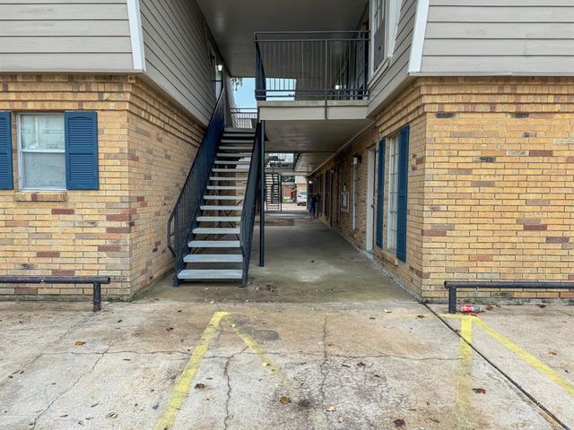 2101 6th Avenue N 8, Texas City, TX 77590