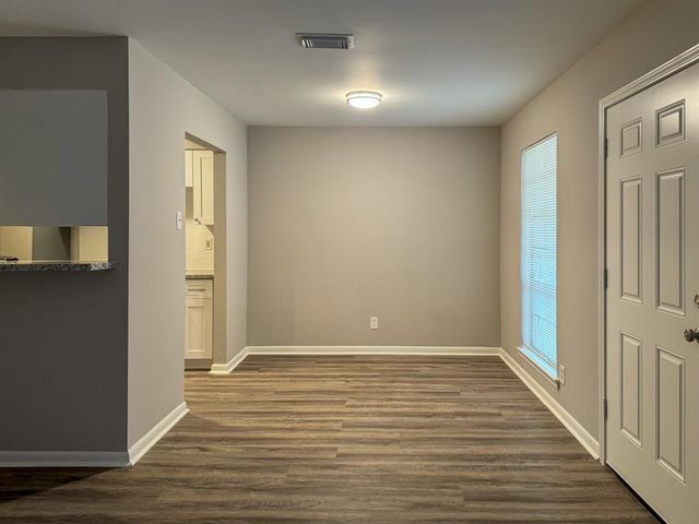 2101 6th Avenue N 8, Texas City, TX 77590