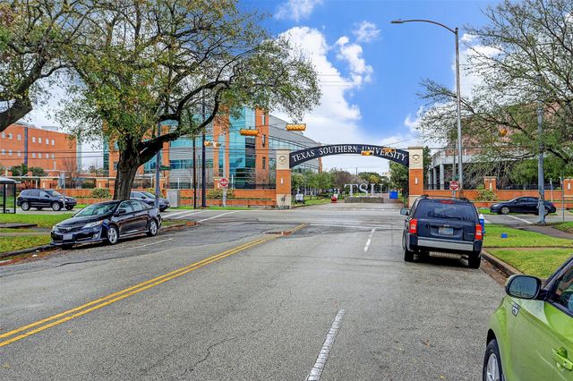 3462 Simmons Street, Houston, TX 77004