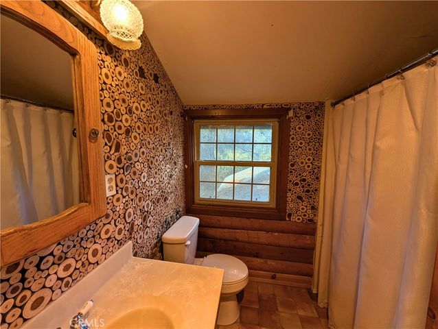 1901 Bernina Dr, Pine Mountain Club, CA 93222