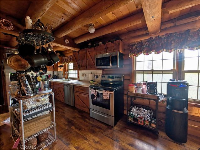 1901 Bernina Dr, Pine Mountain Club, CA 93222