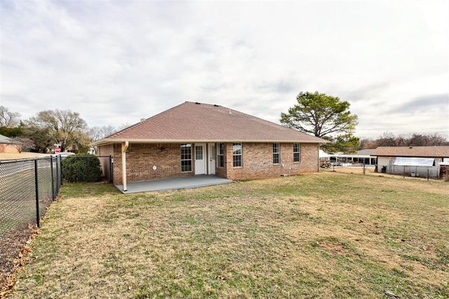 517 Bob White Drive, Purcell, OK 73080