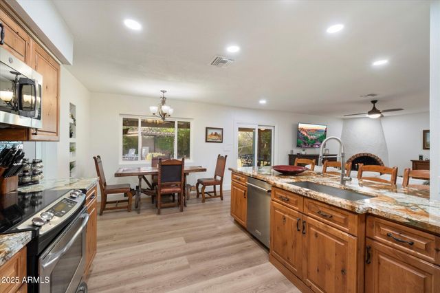 5334 E EVERETT Drive, Scottsdale, AZ 85254