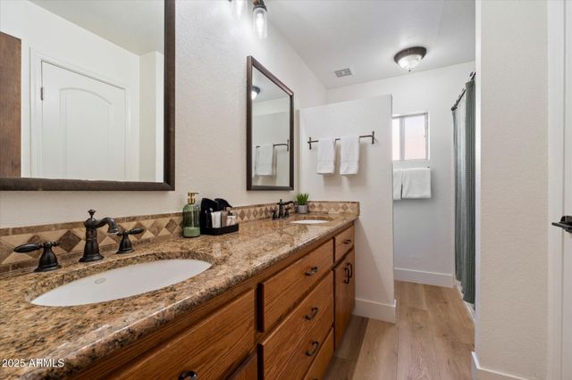 5334 E EVERETT Drive, Scottsdale, AZ 85254