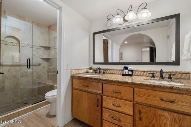 5334 E EVERETT Drive, Scottsdale, AZ 85254